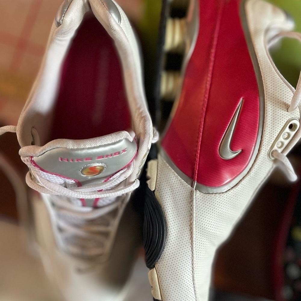 Nike Shox R4 Women’s Training Shoes – White/Red/Silver size 9.5 - Picture 3 of 8